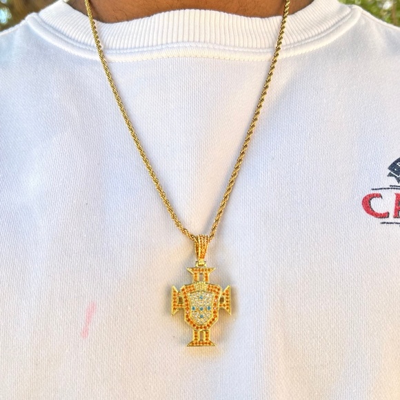 Portugal  Necklace Soccer Chain and Team Badge Pendant Gift - Picture 2 of 3